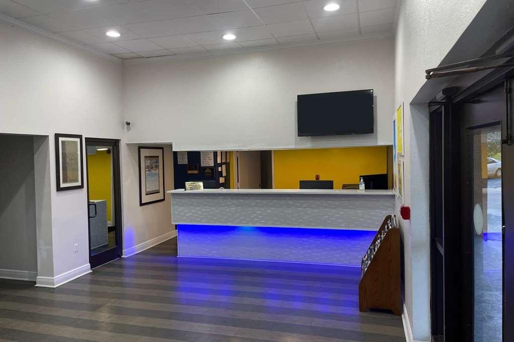 Travelodge By Wyndham Mobile Al Интерьер фото
